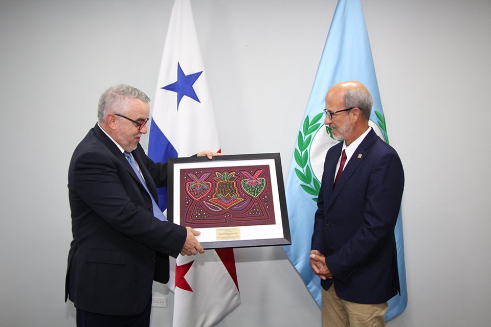 La FAO reconoce al presidente del PARLATINO