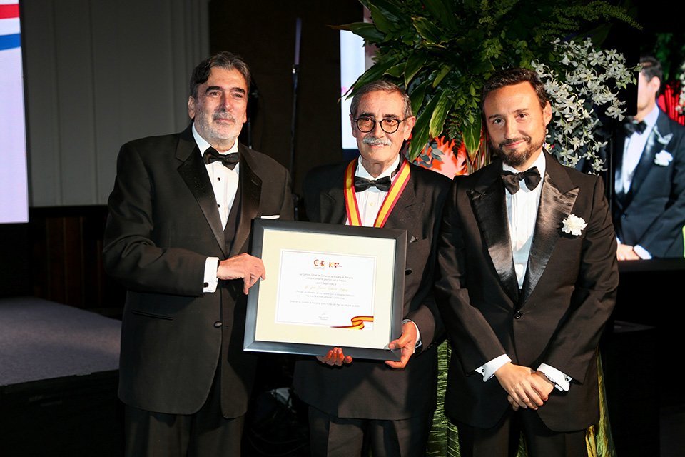 La Cámara De Comercio De España Cumplió 100 Años.