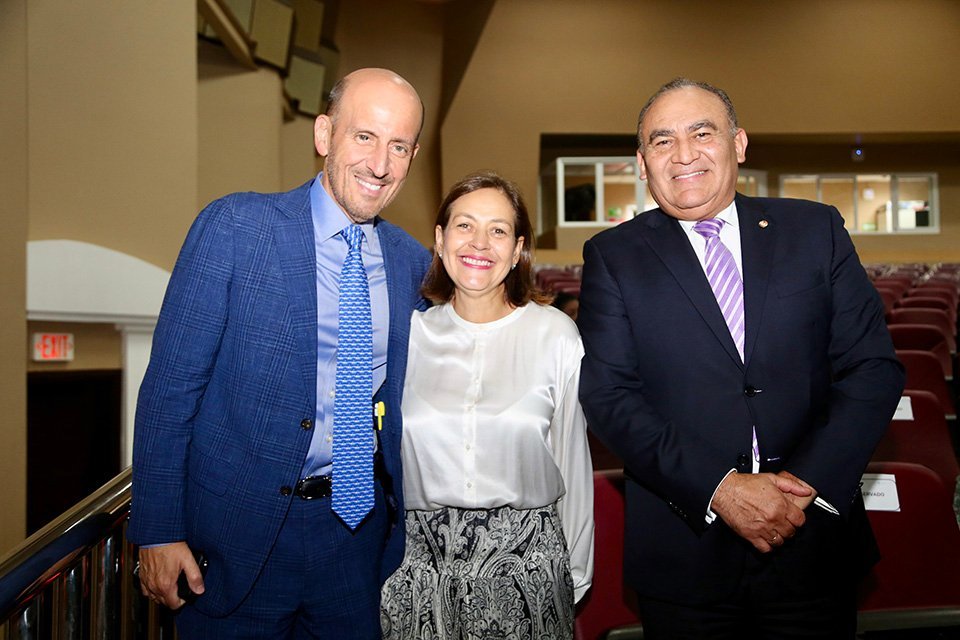 Embajada De Colombia Realiza Concierto Con La Maestra Nidia Góngora