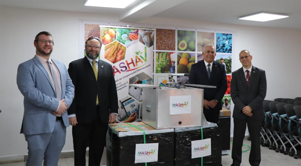 Israel dona micro plantas de tratamiento de agua a Panamá