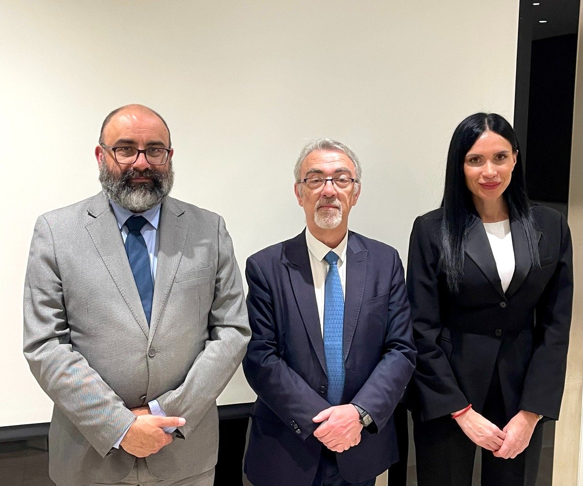 Asociación de Diplomáticos Extranjeros en España Realiza Tertulia en Madrid