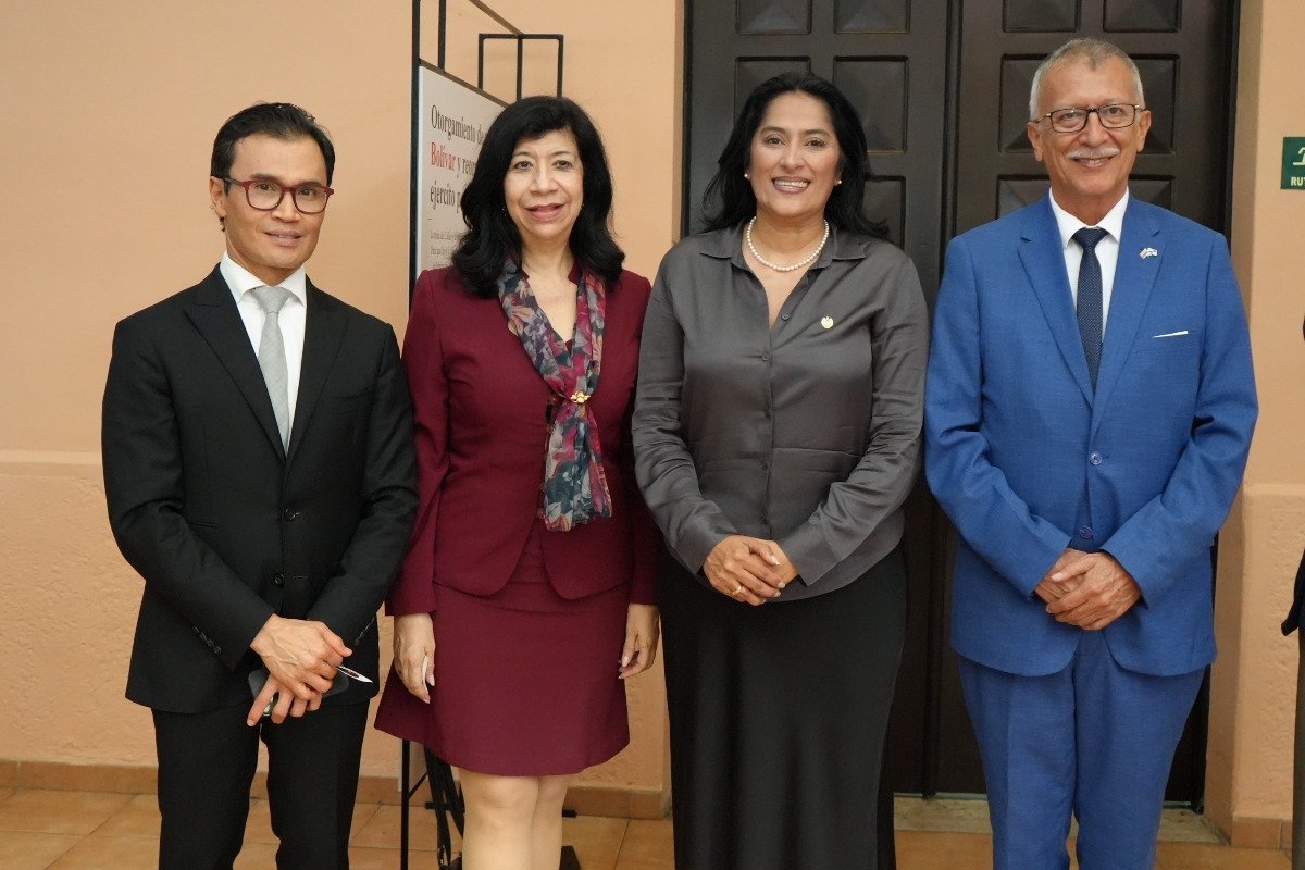S.E. Hendra Halim, embajador de la República de Indonesia en Panamá, S.E. Bernardina Vargas, embajadora de la República de Costa Rica en Panamá, S.E. Zoraida Panameño, embajadora de El Salvador en Panamá y S.E. Fabio Mariño, embajador de la República de Colombia en Panamá.