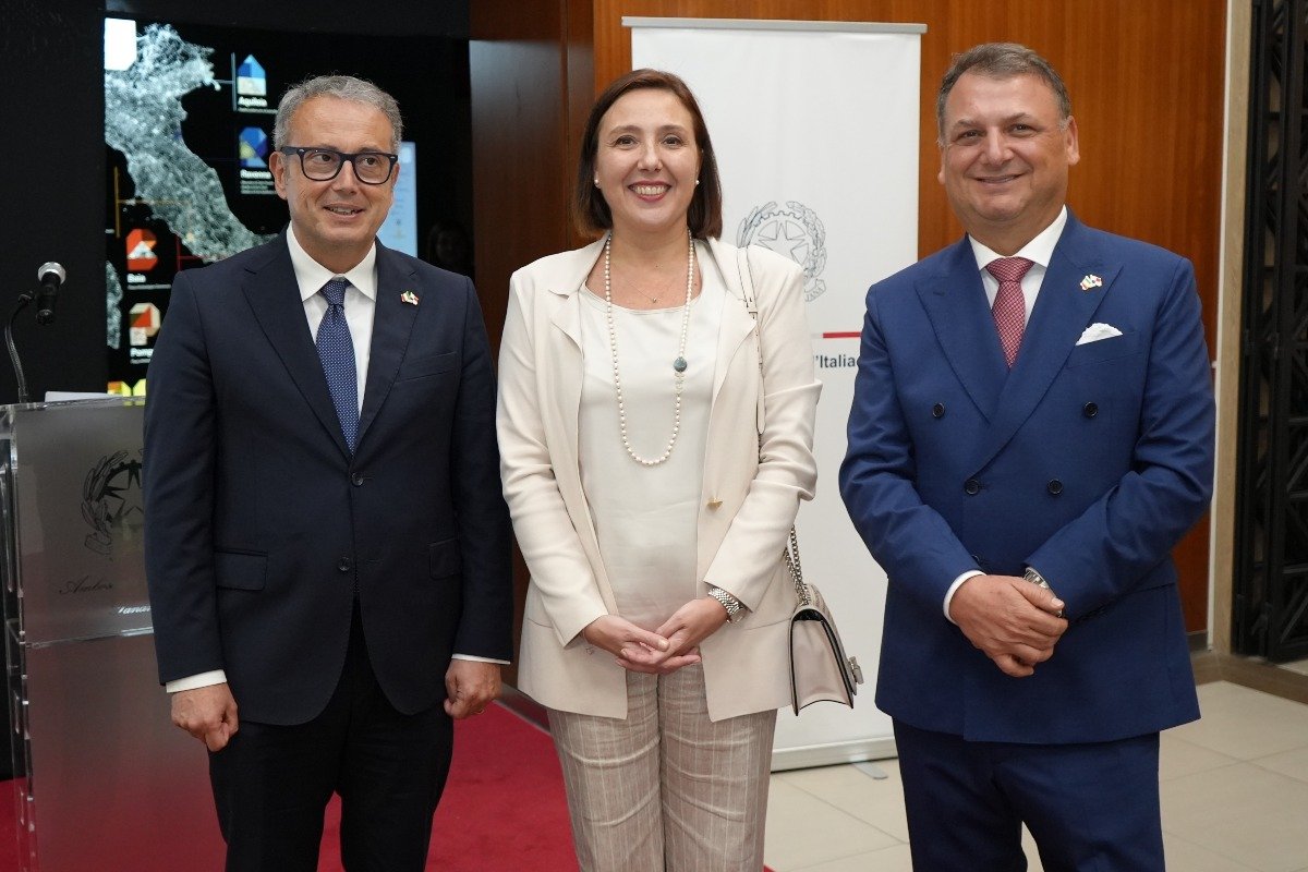 "Mosaico": El Arte Atemporal de Italia se Exhibe en Panamá