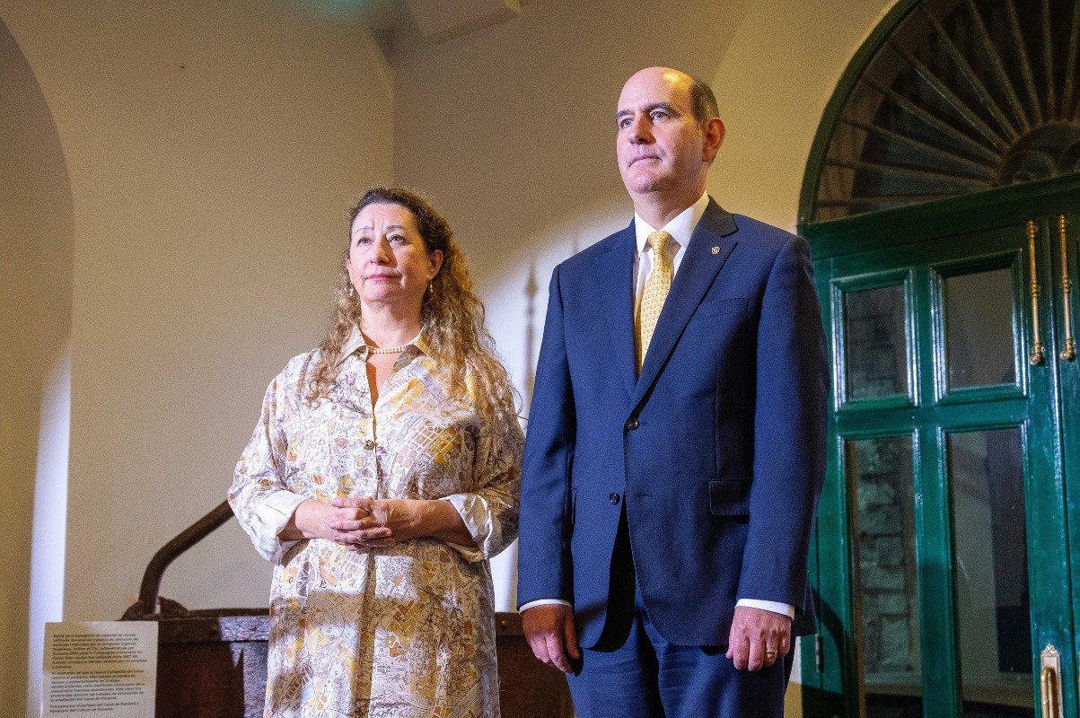S.E. Aude de Amorim, embajadora de Francia en Panamá y S.E. Felipe Chapman, ministro de Economía y Finanzas.