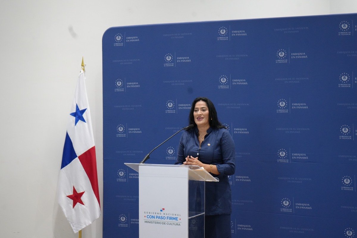 S.E. Zoraida Panameño, embajadora de El Salvador en Panamá.