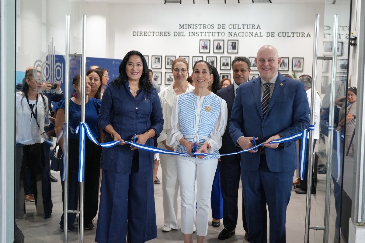 Inauguración de la Exposición "El Salvador y Panamá: Construyendo Puentes a Través del Arte"