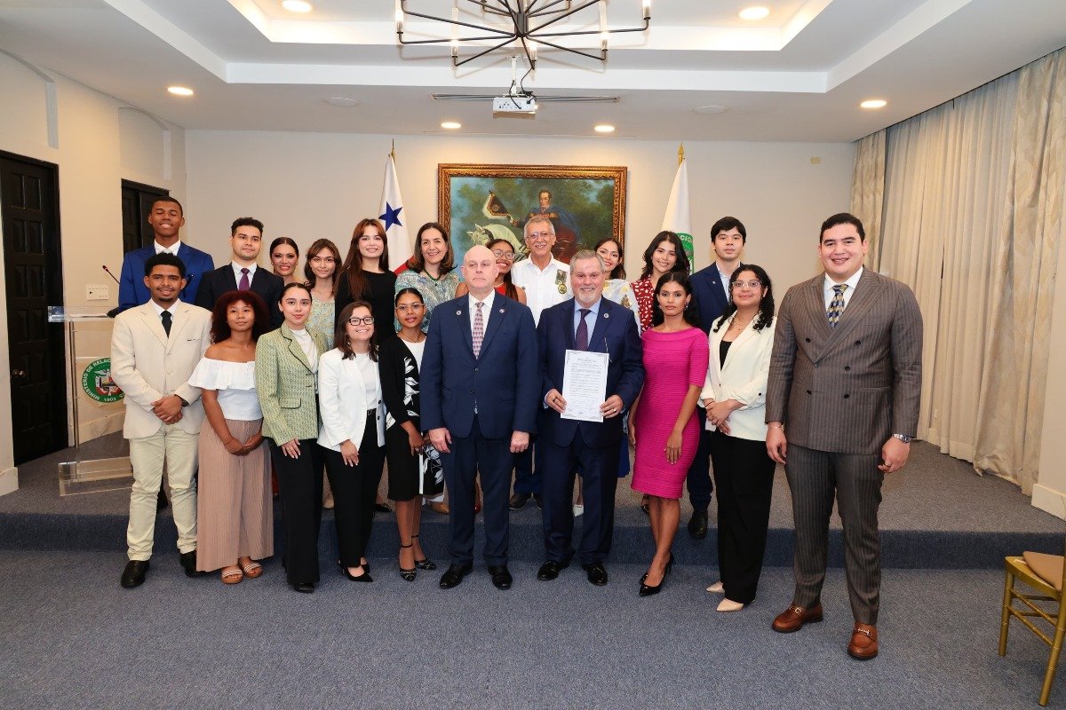 Presentan Oficialmente la Sociedad Bolivariana Juvenil de Panamá