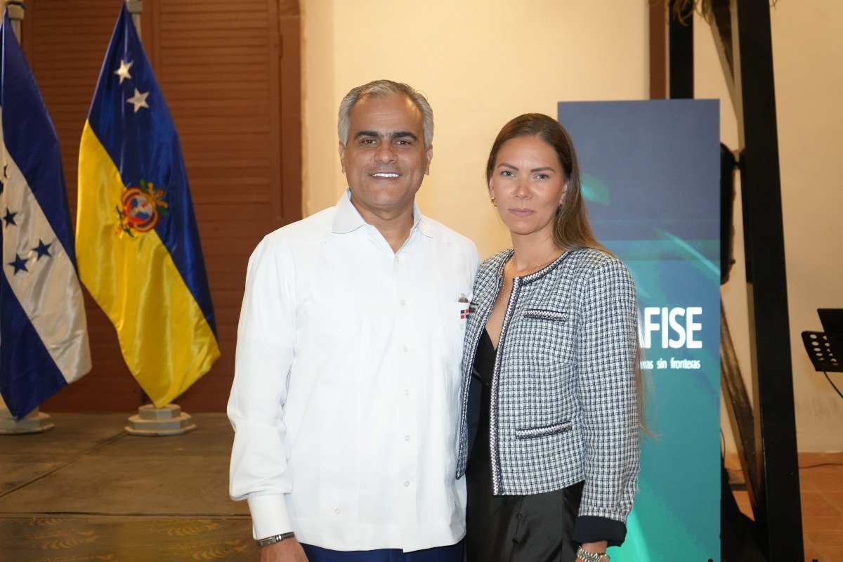 Una Noche de Tabaco y Ron Marca Encuentro Empresarial Organizado por República Dominicana