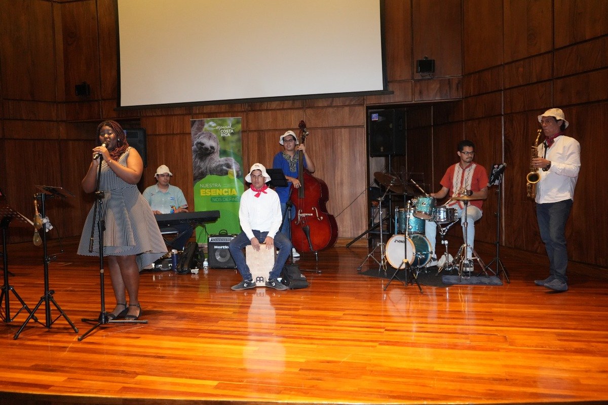 Embajada de Costa Rica Celebró su Independencia con un Concierto de Jazz