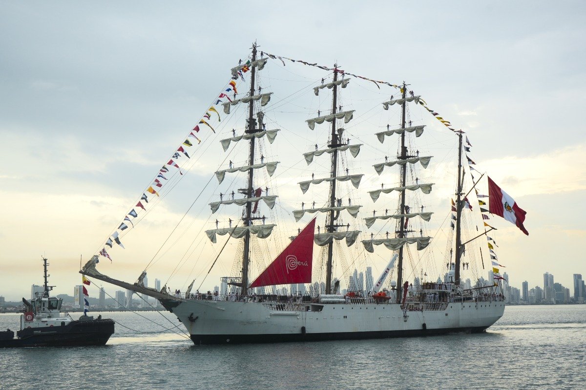 Buque Escuela a Vela B.A.P. Unión de las Marina de Guerra del Perú.