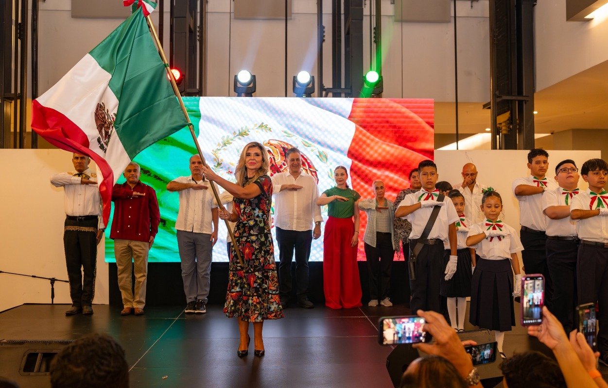 S.E. Claudia Pavlovich Arellano, embajadora de los Estados Unidos Mexicanos en Panamá realizó el tradicional Grito de Independencia.