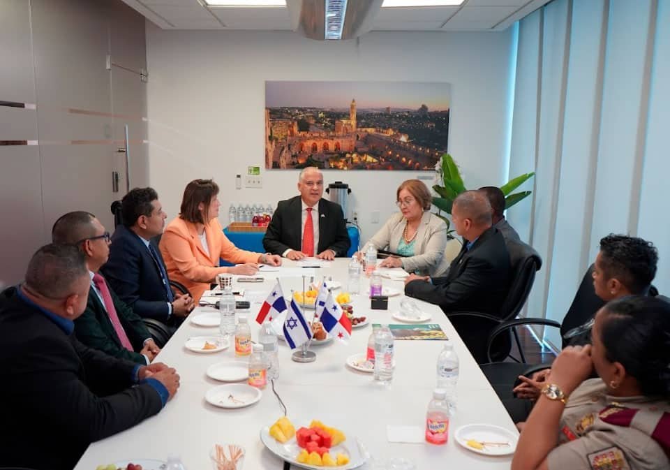 11 Profesionales Panameños Son Becados Por La Embajada De Israel