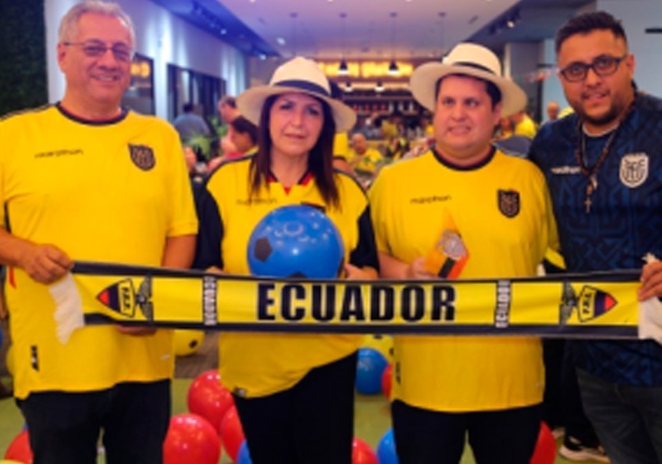 Embajador del Ecuador S.E. Fernando Flores Vásquez, H.S. Sonia Arroyo de Flores, Sebastian Flores y Asambleísta por América Latina, El Caribe y África S.E. Juan Fernando Flores.