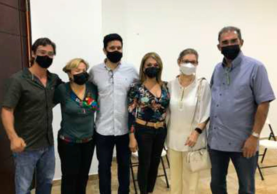 Maribel Coco, Fernando Brito de Leafsinc Reciclaje, H.R.S Nadja Rosas, Matilde Pinto e Iván Blasser Pdte. de la Asociación de Residentes de Punta Pacífica.