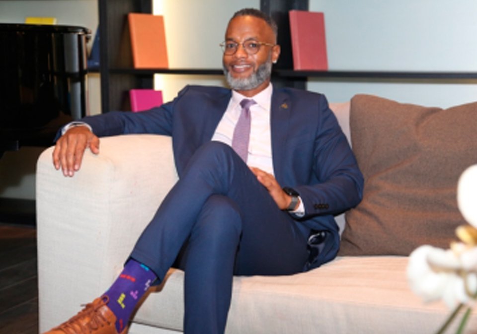 S.S. Corey Garret, encargado de la oficina de turismo en Panamá.