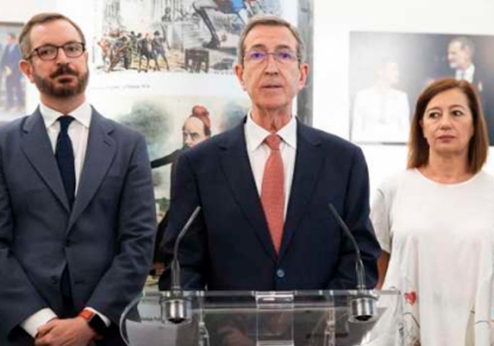 S.E. Mario Maroto, vicepresidente Senado; H.S. Luis Carlos Ramírez, Asociación de Periodistas Parlamentarios (APP); S.E. Francina Armengol, presidenta del congreso.
