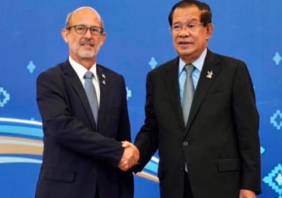 S.E. Rolando González Patricio, presidente del PARLATINO; S.E. Hun Sen, presidente del Senado de Camboya.