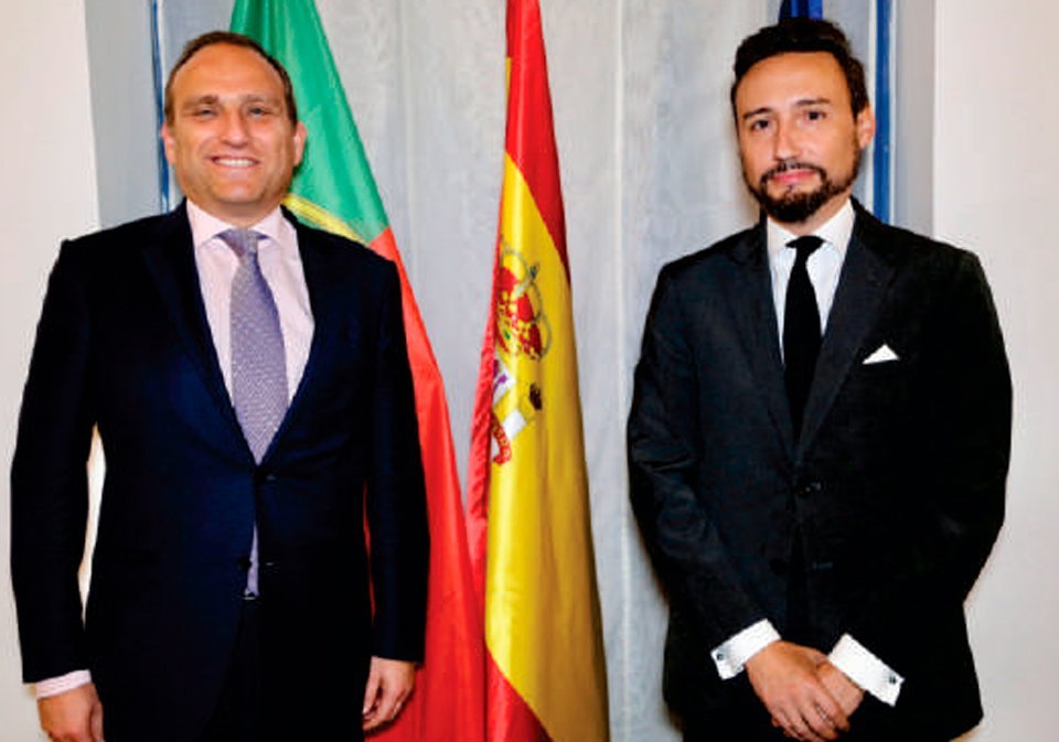 Embajador de Portugal S.E. Goncalo Telles Gomes y el Embajador del Reino de España S.E. Guzman Palacios.