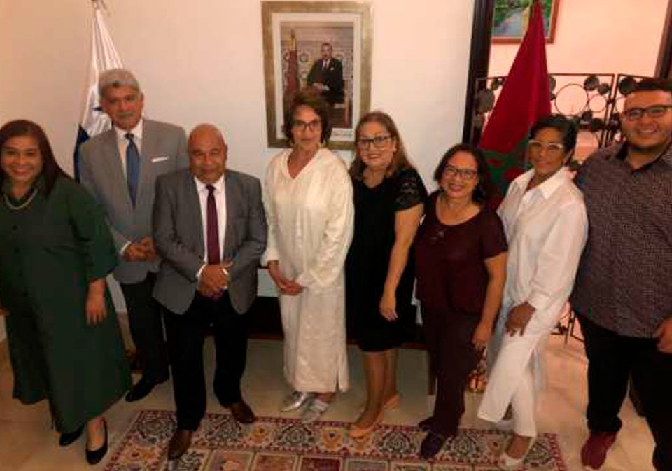 De izquierda a derecha, Esther Sadín, Abraham Rosas Araúz, Euclides Tapia, Nilda Moreno, Gloria Young, Elba Ríos y Abimelech Sandoval.