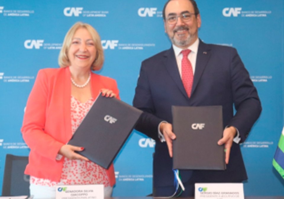 Parlatino y CAF Firman Convenio