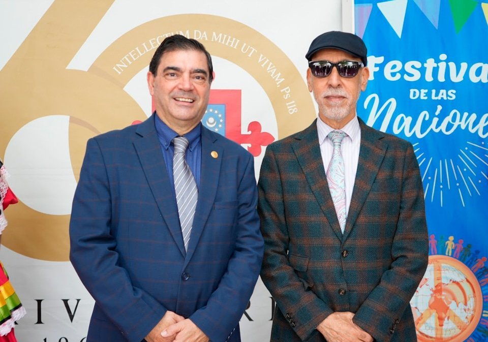 Francisco Blanco, rector de la Universidad Santa María La Antigua (USMA); S.S. Jamal Ramadan Abuagila, encargado de negocios a.i. del Estado de Libia en Panamá.