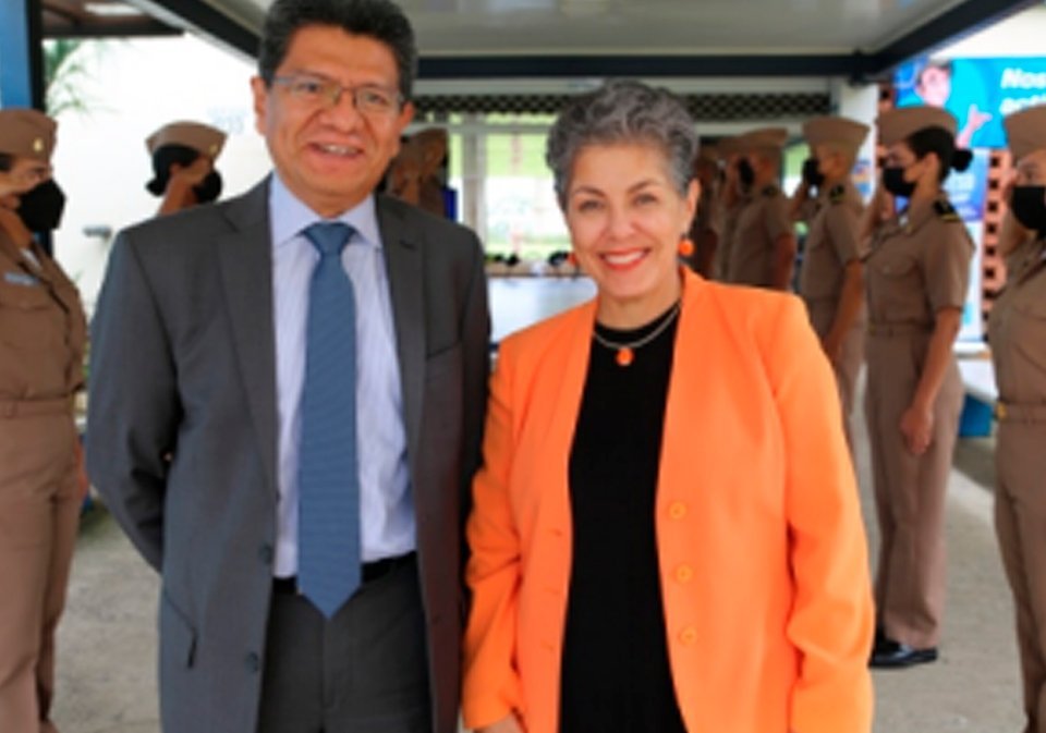 Encargado de Negocios de la Embajada de México S.S. Santiago Mateos Cibrián y la Embajadora de Costa Rica S.E. Ingrid Picado.