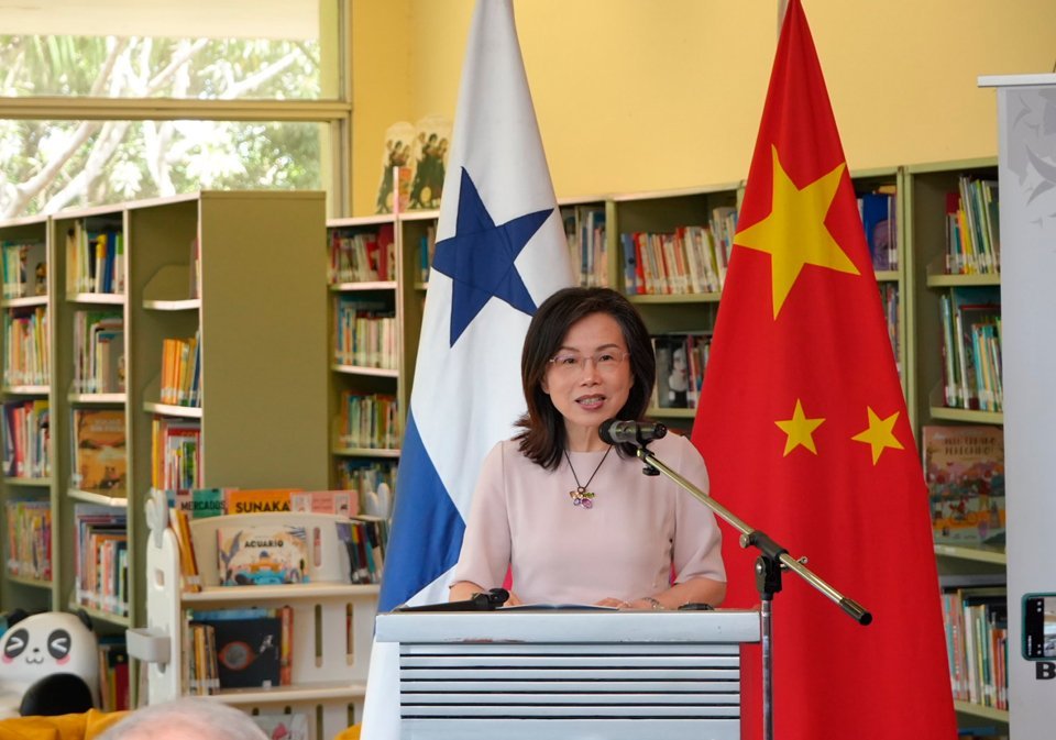 S.E. Xu Xueyuan, embajadora de China en Panamá.