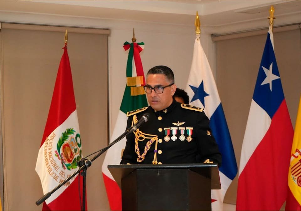 Jaime Vicente Sánchez Castellanos, presidente de la Asociación de Agregados de Defensa, coronel F.A.P.A.E.M, agregado militar y aéreo de México, durante su discurso protocolar en la Cena de Gala Anual.