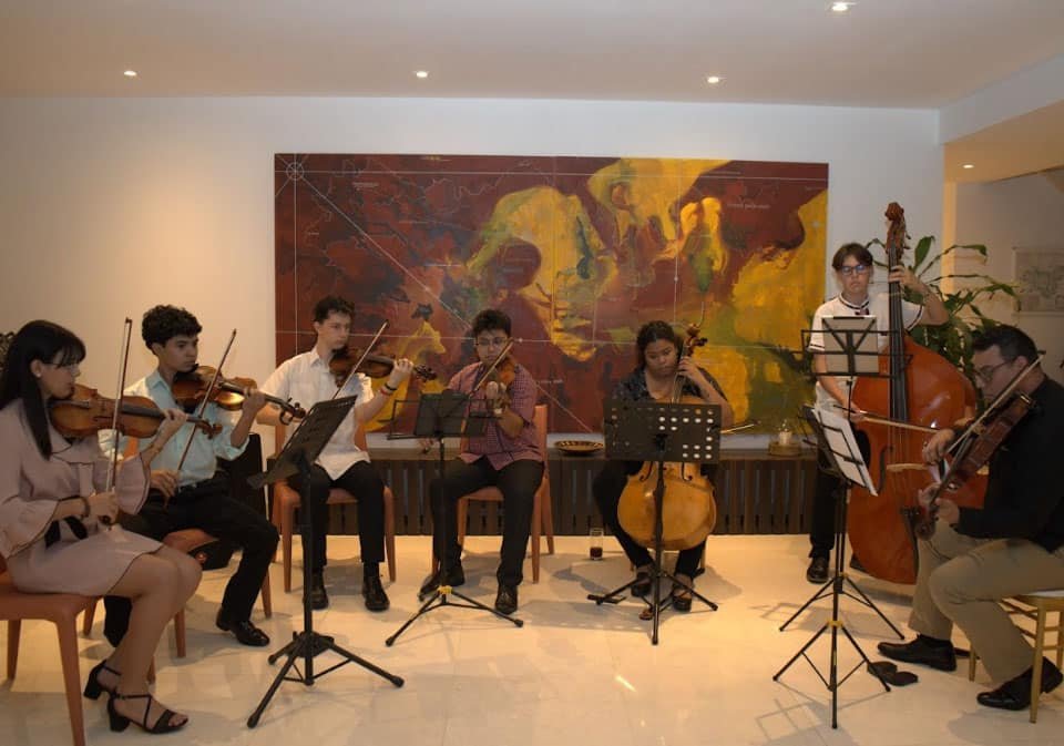 La Orquesta de Cámara del Istmo, durante el recital musical alusivo al Bicentenario del Congreso Anfictiónico de 1826.