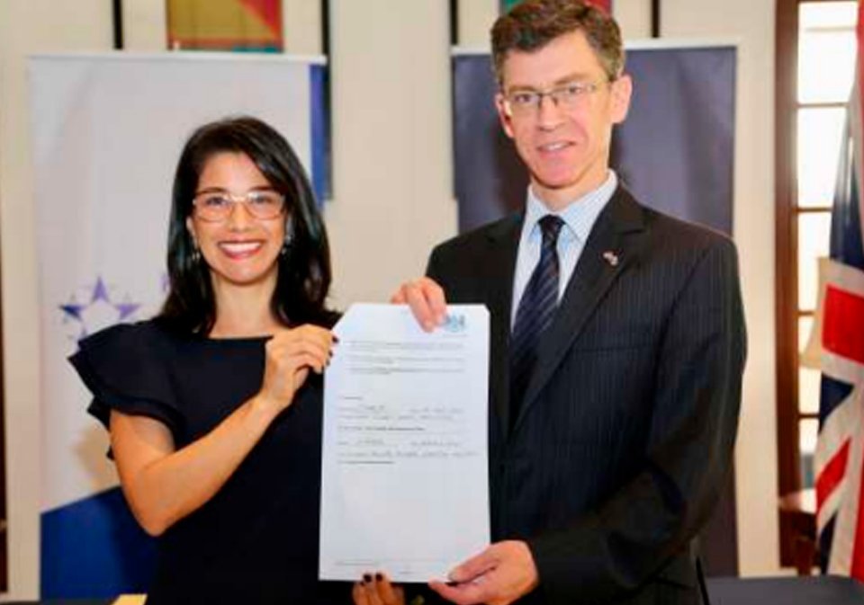 Embajada Británica Firma Convenio Para Ofrecer Becas Chevening Para Maestrías En El Reino Unido