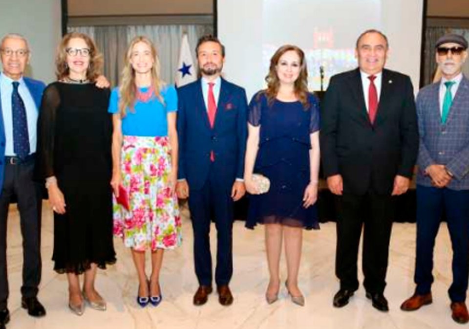 H.S. Abdelhadi Boucetta; S.E Bouchra Boudchiche, embajadora del Reino de Marruecos; H.S. Maria Teresa Biosca; S.E. Guzmán Palacios, embajador del Reino de España; H.S. Belinda Argüello; S.E. Enrique Jara, embajador de Paraguay; raguay; S.S. Jamal Ramadán Abuagila, encargado de Negocios de Libia.