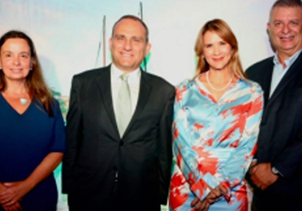 H.S. Isabel Márquez Teles Gomes, S.E. Gonçalo Teles Gomes Embajador de Portugal, S.E. YillOtero Vicecanciller de Panamá y esposo.