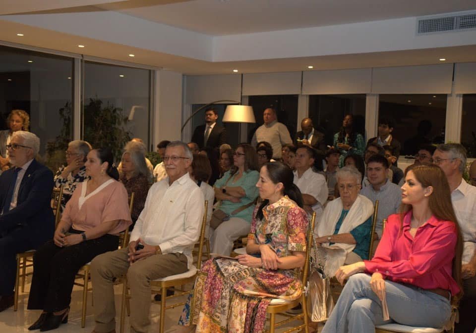 Participantes del conversatorio y recital musical alusivo al Bicentenario del Congreso Anfictiónico de 1826.