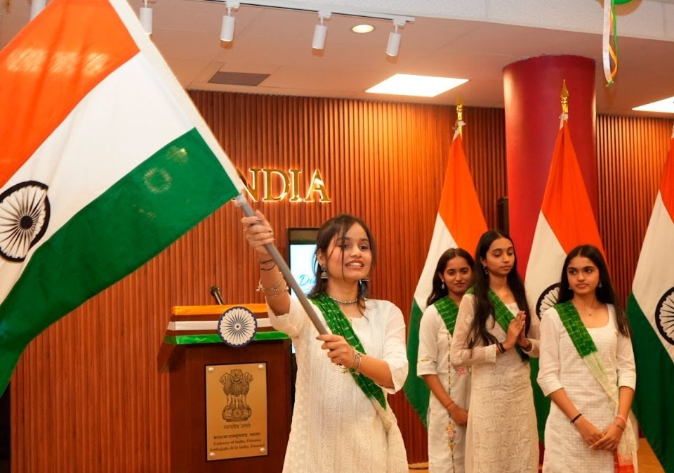 Mujeres de Mahila Mandal Panamá, realizando danzas tradicionales de la India.