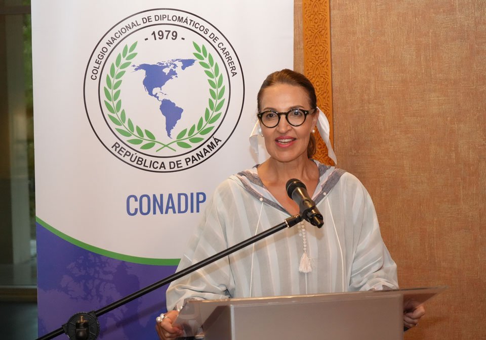 Susurros Del Alma: Relatos De Panamá Y Marruecos