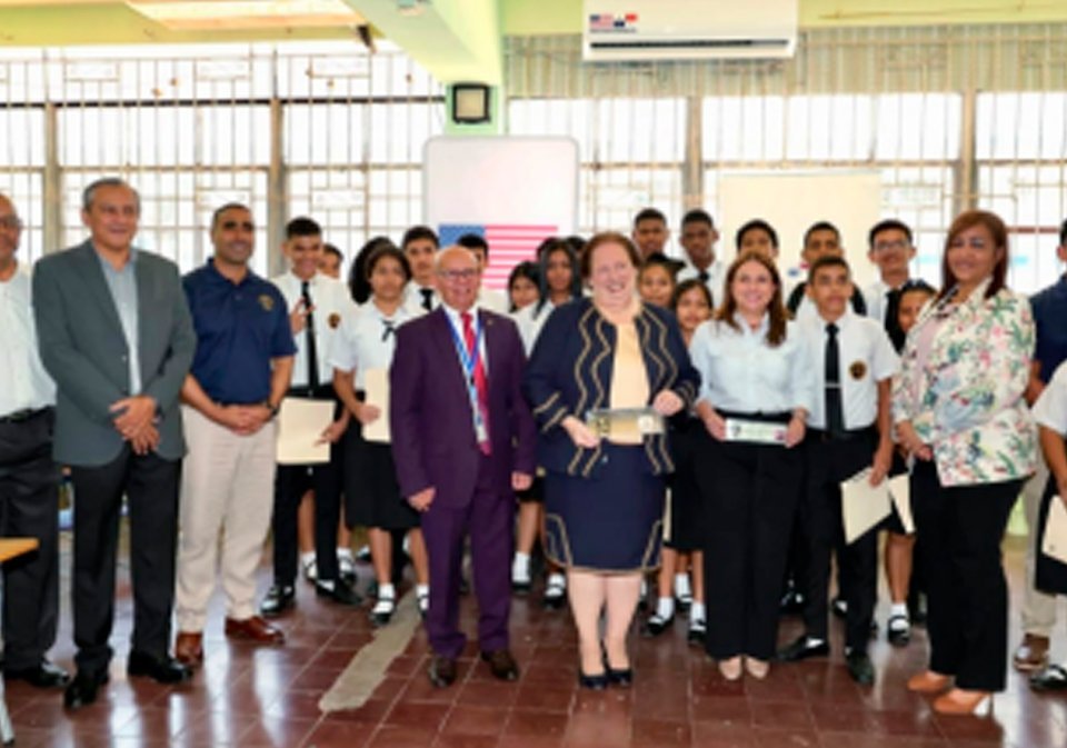 Escuela Artes Y Oficios Recibe Donación De La Embajada De Estados Unidos