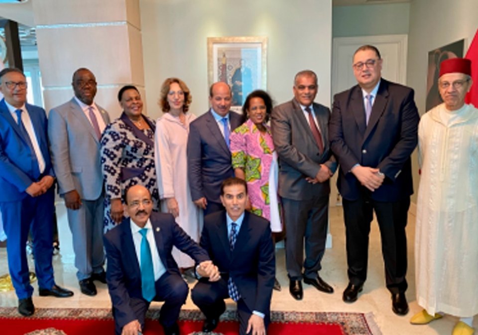 Embajadora del Reino de Marruecos S.E. Bouchra Boudchiche en compañía del Presidente de la Asociación de Senados, Shouras y Consejos Equivalentes de África y del Mundo Árabe (ASSECAA) S.E. Enaam Mayaray la delegación del Reino de Marruecos.