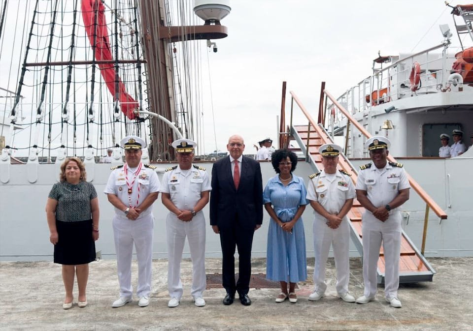 El Buque Peruano B.A.P Unión Visitó Panamá 