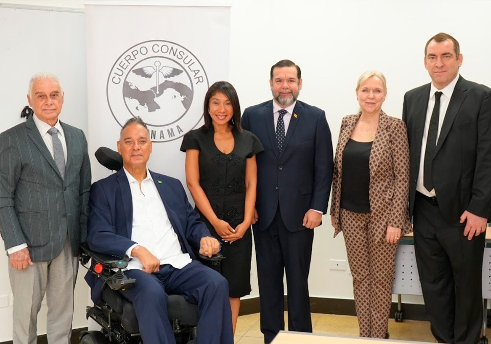 Nueva Junta Directiva Del Cuerpo Consular 2025/2026