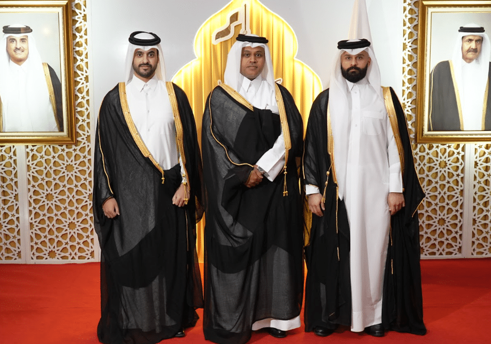 Fahat Al Shaswari, tercer secretario de la Embajada del Estado de Qatar en Panamá; S.E. Ahmed Bin Mohamed Al-Dehaimi, embajador del Estado de Qatar en Panamá; Mohamed Al Molftah, segundo secretario de la Embajada del Estado de Qatar en Panamá, durante el recibimiento protocolar.