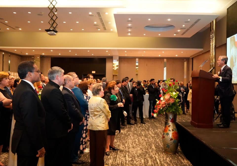 Miembros del cuerpo diplomático acreditado en el país y participantes de la recepción con motivo del Natalicio de Su Majestad el Emperador Naruhito.