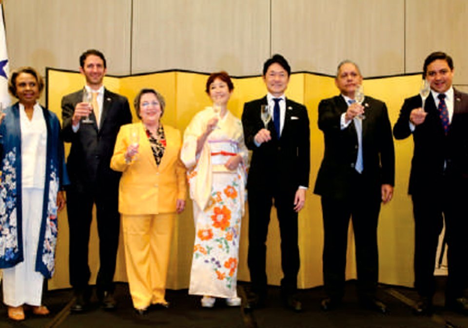 Viceministra de Salud S.E. Ivette Berrio, Ministro de Turismo S.E. Iván Eskildsen, Presidenta de la Corte Suprema de Justicia de Panamá S.E.María Eugenia López, Embajador de Japón S.E. Hideo Fukushima, H.S. Yoshi Ko, Vicecanciller de Relaciones Exteriores S.E. Vladimir Franco, Viceministro de Finanzas S.E. Jorge Luis Almengor.