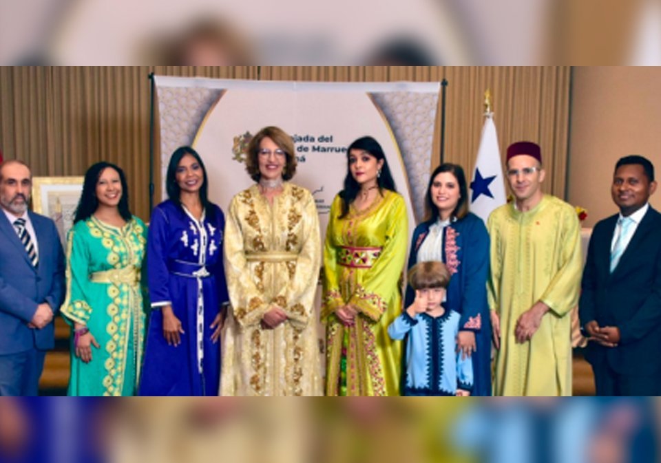 S.E. Liz García, cónsul de Myanmar, H.S. Roxana Maza, H.S. Jimena Araya, 1ra secretaria de la Embajada de Costa Rica.