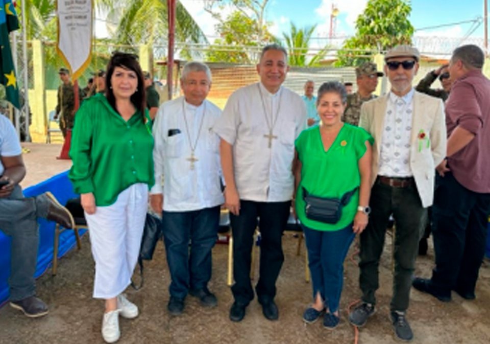 H.S. Sonia Arroyo de Flores, E.R. Monseñor José Dmingo Ulloa, Embajadora de Costa Rica Ś.E. Ingrid Picado, Encargado de Negocios de la Embajada de Libia S.S. Jamal Ramadán Abuagila.
