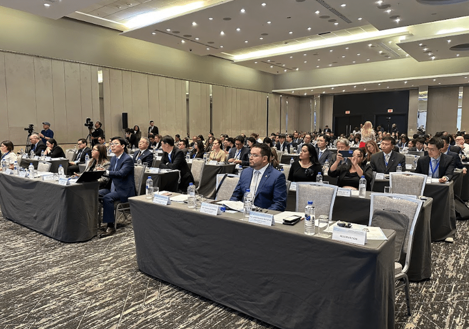 Participantes del Foro Corea–Centroamérica 2025 sobre Comercio e Inversiones.