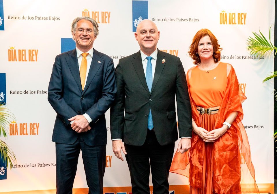 S.E. Sander Cohen, Embajador de Países Bajos, S.E. Carlos Guevara Mann, Viceministro de Asuntos Multilaterales y Cooperación, S.S. Peggy Vissers, Jefa de Misión Adjunta de la Embajada de Países Bajos.