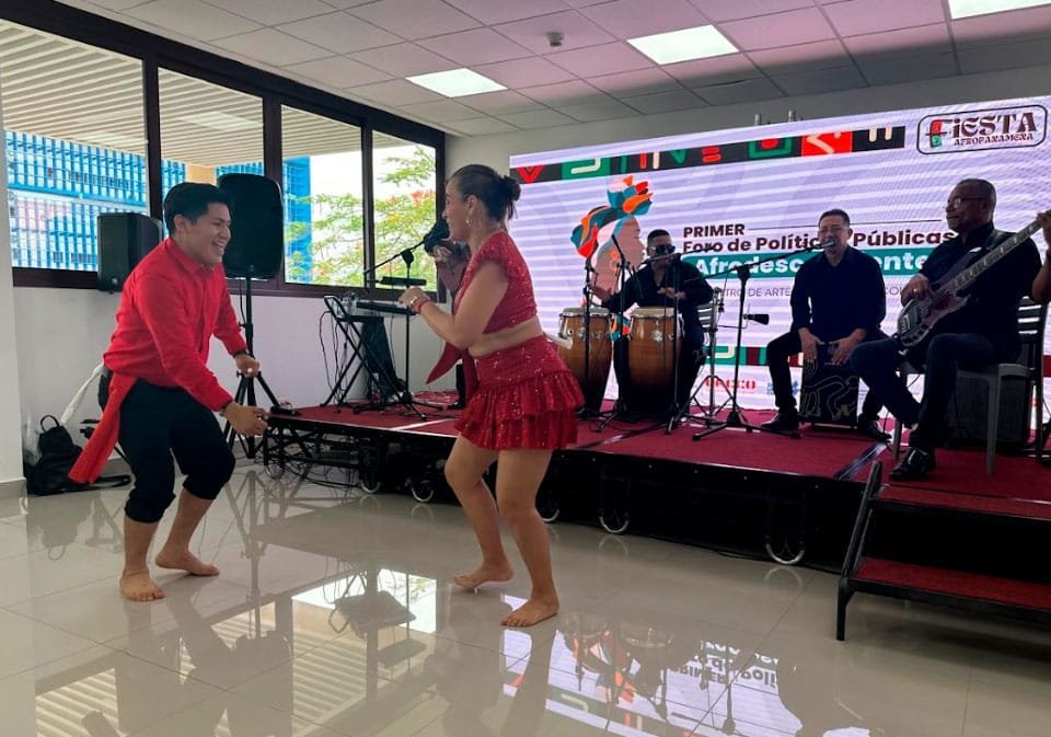 PROMOVIENDO LA INCLUSIÓN: EMBAJADA DE PERÚ PARTICIPA EN ACTIVIDADES POR LA ETNIA NEGRA EN PANAMÁ