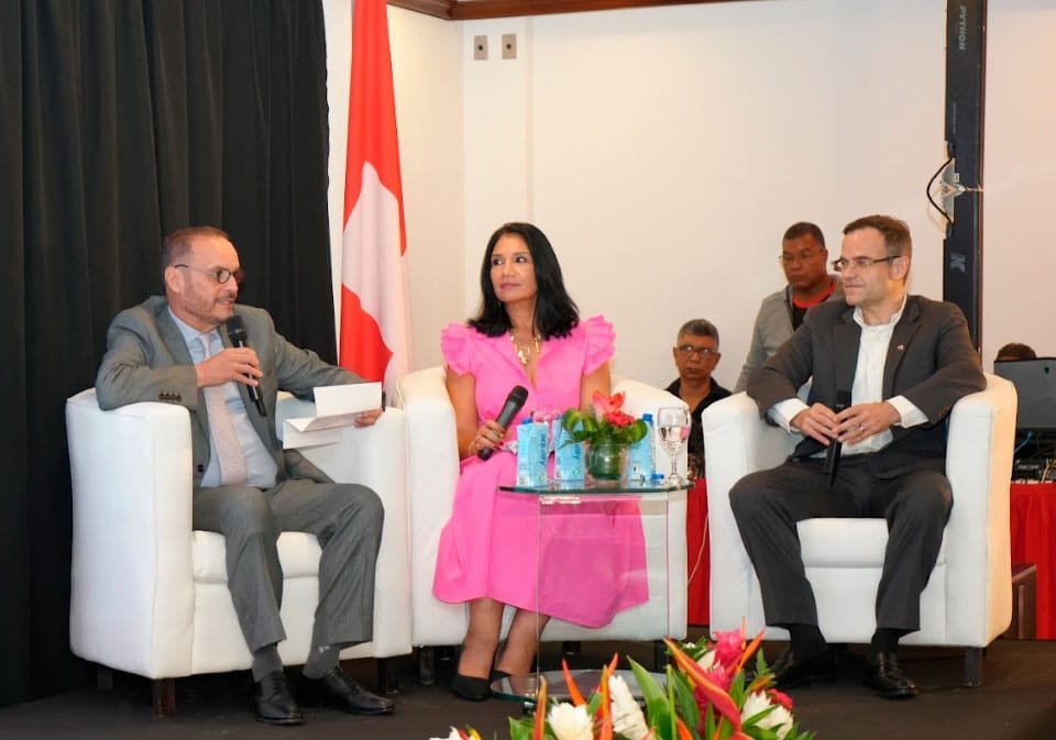 H.S. Luis Eduardo Ocando B., Country Managing Partner de EY Panamá, como moderador; H.S. Peter Baudenbacher, CFO de Nestlé Centroamérica y H.S. Ariadna Rojas, Compliance Manager de EFG.